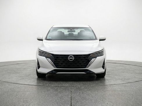 Used 2025 Nissan Sentra SV image 2