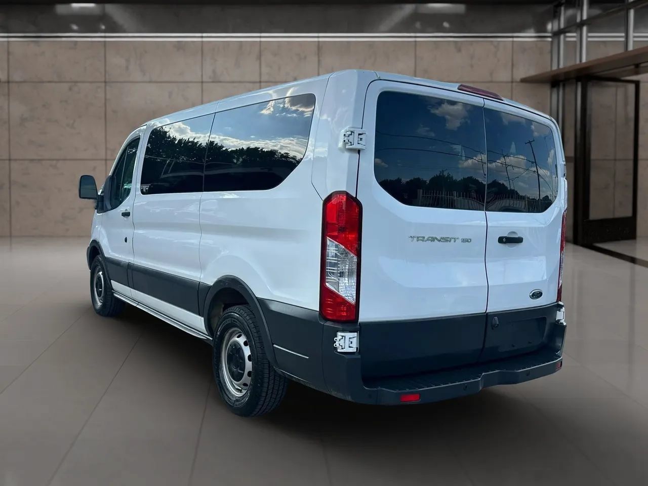 Used 2018 Ford Transit 150 XL RWD image 14