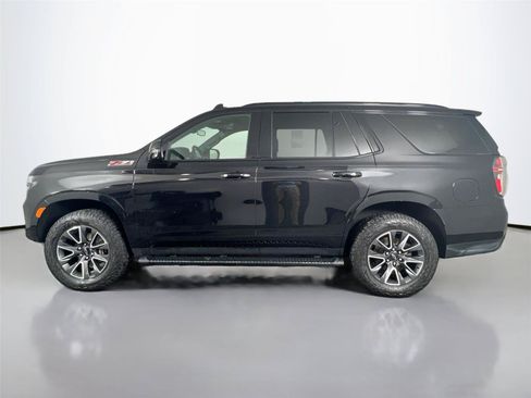 Used 2021 Chevrolet Tahoe Z71 w/ Luxury Package AWD/4WD image 3