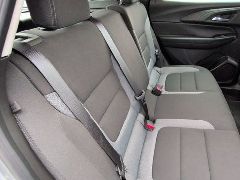 Used 2023 Chevrolet TrailBlazer LS image 39