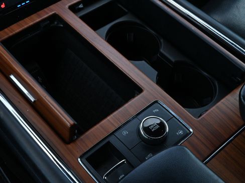 Used 2019 Lincoln Navigator Reserve AWD/4WD image 25