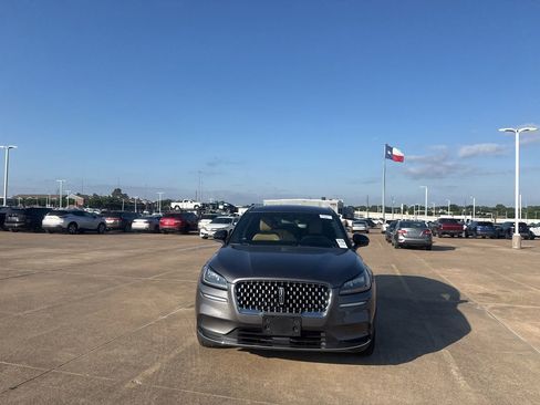 Used 2022 Lincoln Corsair Reserve w/ Elements Package FWD image 4