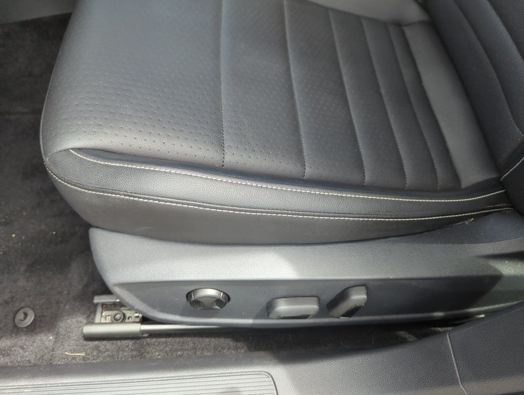 Used 2022 Volkswagen Jetta SE FWD image 34