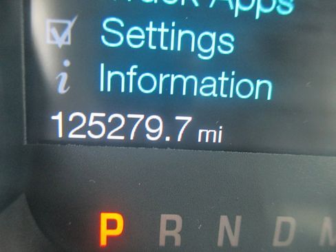 Used 2011 Ford F150 Lariat w/ Lariat Chrome Pkg image 27