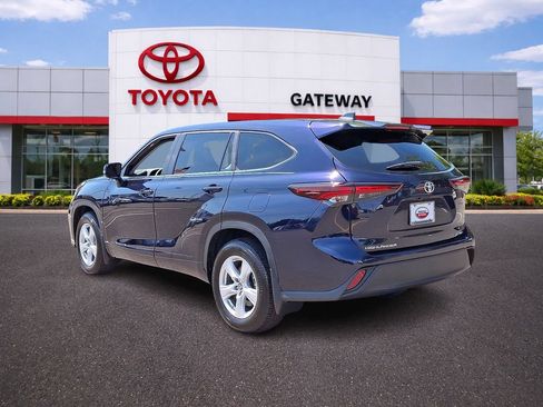 Used 2025 Toyota Highlander LE AWD/4WD image 7