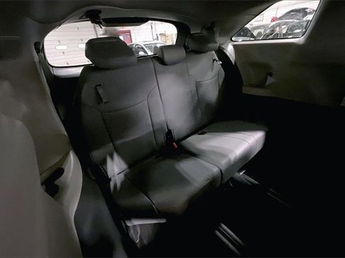 Used 2024 Toyota Sienna XLE w/ XLE Plus Package image 28