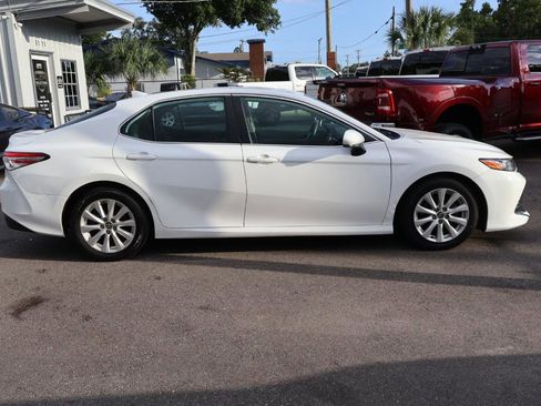 Used 2020 Toyota Camry LE FWD image 4