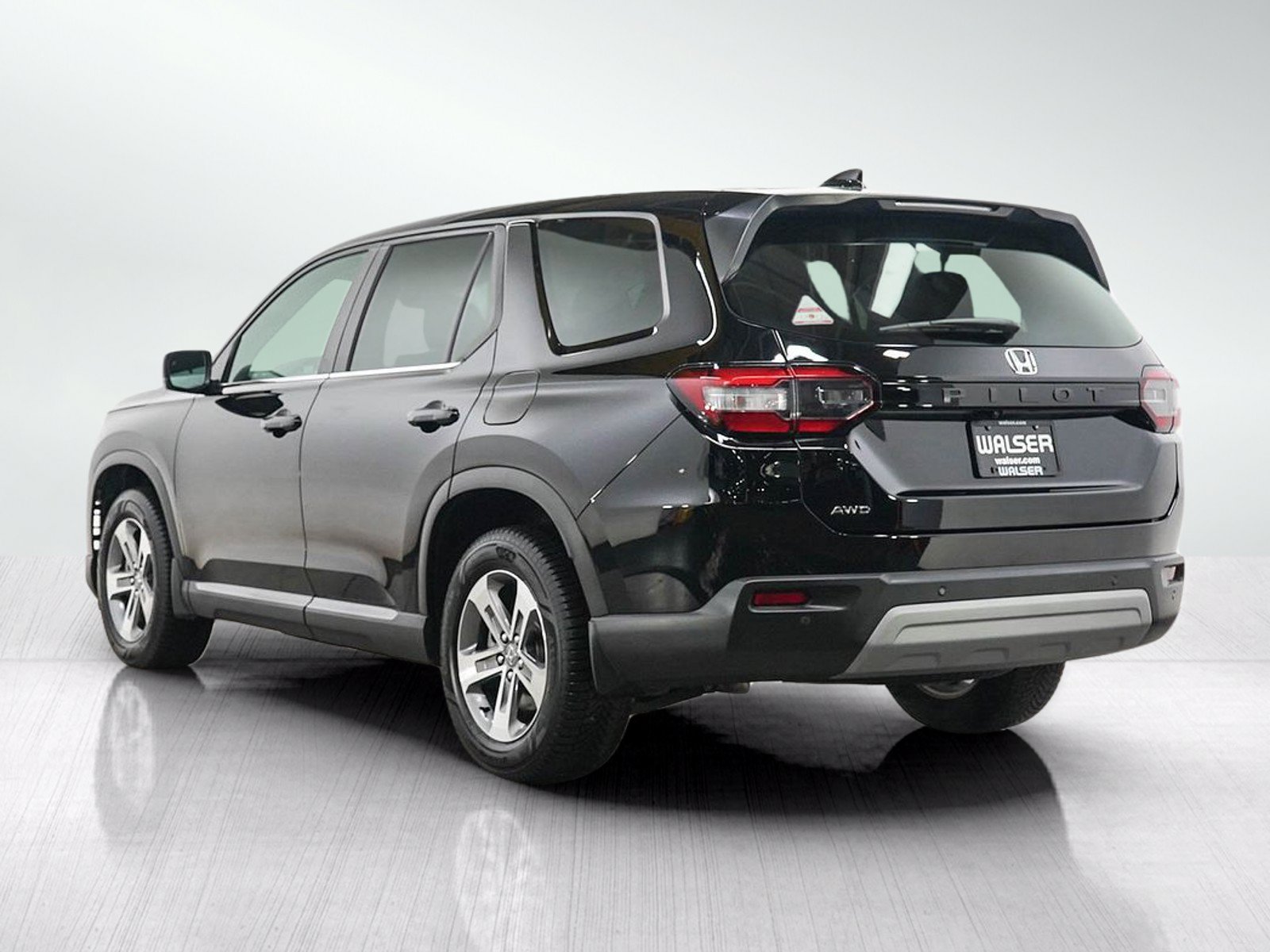 Used 2023 Honda Pilot EX-L image 3