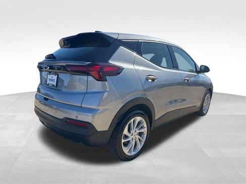New 2027 Chevrolet Bolt LT w/ Comfort Package FWD image 43