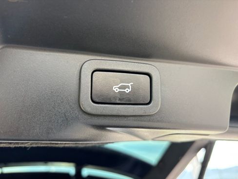 Used 2019 Land Rover Range Rover Sport HSE AWD/4WD image 17