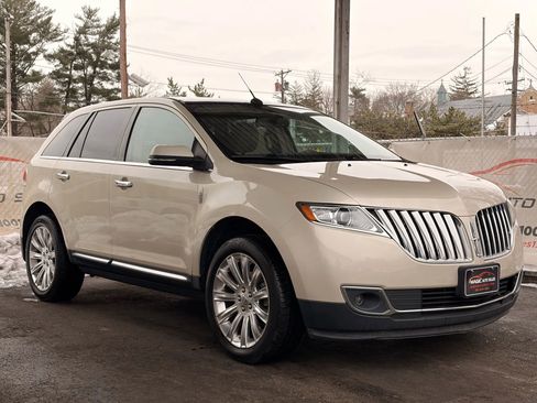Used 2014 Lincoln MKX AWD w/ Equipment Group 102A image 6