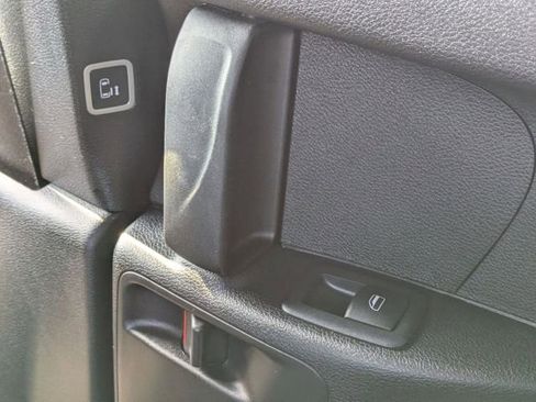 Used 2021 Chrysler Pacifica Touring w/ S Appearance Package image 39