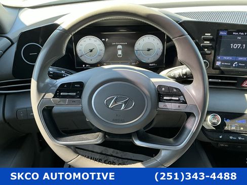 Used 2021 Hyundai Elantra SEL w/ Convenience Package image 18
