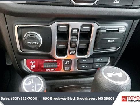 Used 2025 Jeep Wrangler Unlimited Rubicon image 22