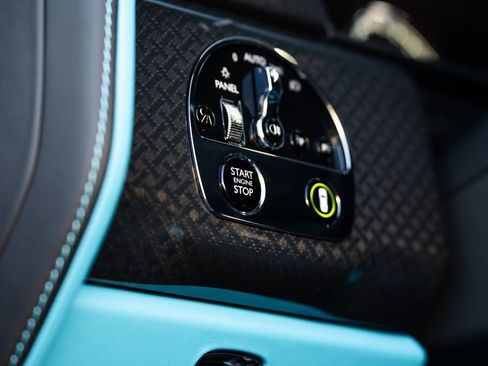 Used 2023 Rolls-Royce Cullinan Black Badge image 41