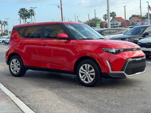 Certified 2025 Kia Soul LX image 4