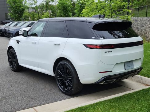 New 2026 Land Rover Range Rover Sport Dynamic SE AWD/4WD image 12