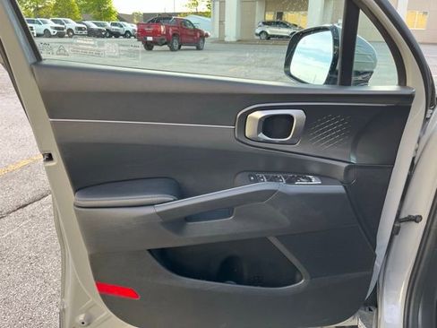 Used 2024 Kia Sorento EX w/ Panoramic Sunroof Package FWD image 13