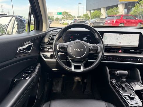 Used 2023 Kia Sportage EX FWD image 4