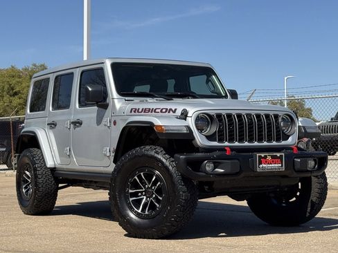 Used 2024 Jeep Wrangler Unlimited Rubicon image 2