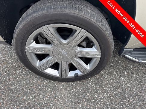 Used 2017 Cadillac Escalade Luxury image 25