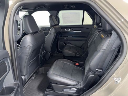 New 2026 Ford Explorer Tremor w/ Tremor Convenience Package image 32