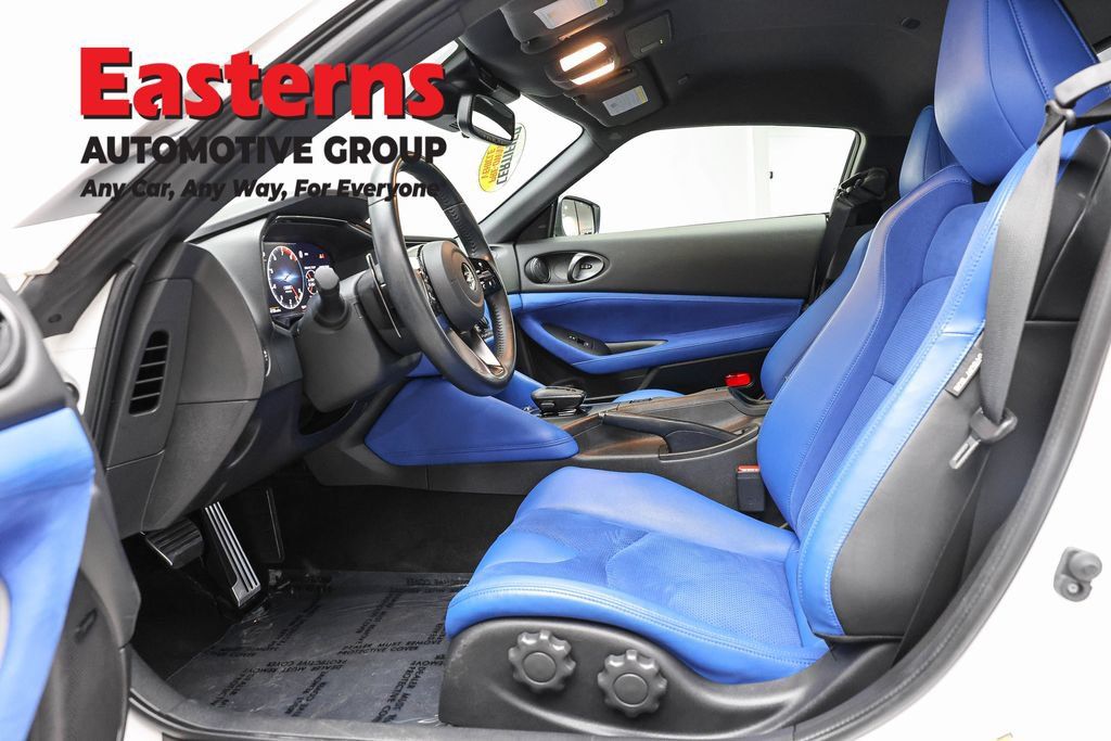 Used 2025 Nissan Z Performance w/ Floor Mat Package RWD image 16