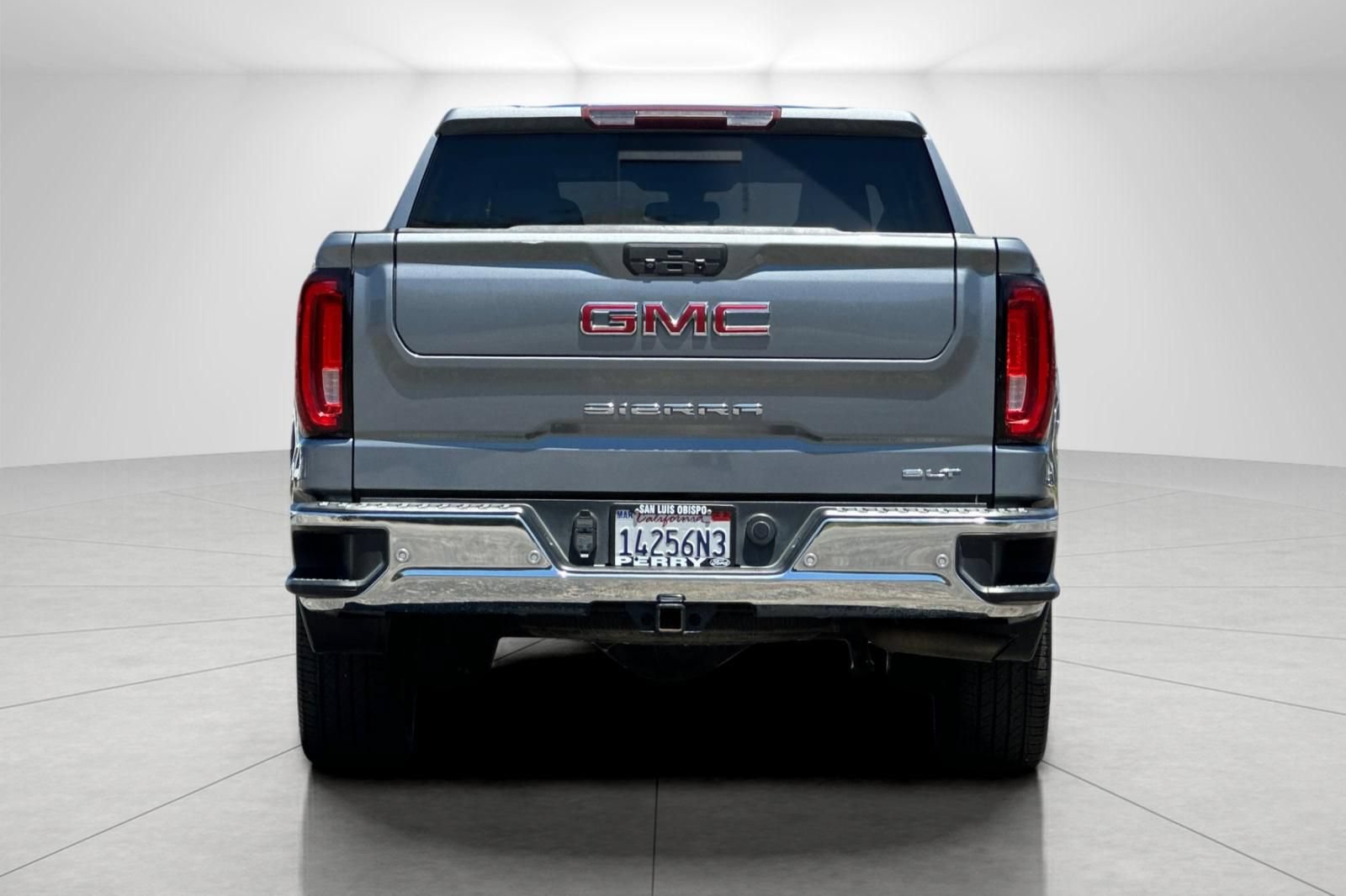 Used 2020 GMC Sierra 1500 SLT w/ SLT Premium Plus Package RWD image 4