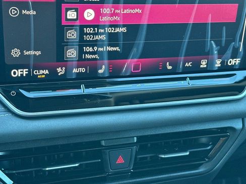 New 2026 Volkswagen Tiguan SE image 19