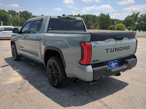 Used 2025 Toyota Tundra SR5 w/ SR5 Premium Package AWD/4WD image 5