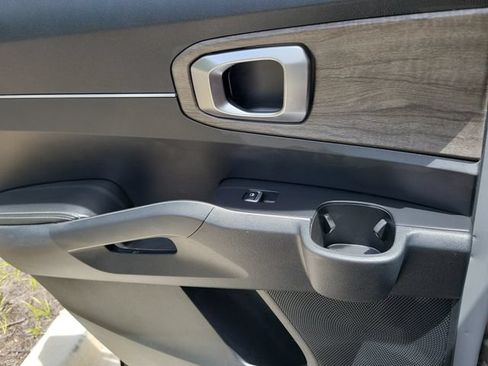 Certified 2022 Kia Sorento EX w/ Panoramic Sunroof Package FWD image 20