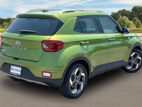 Used 2023 Hyundai Venue SEL FWD image 12