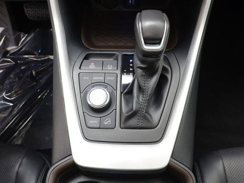 Used 2019 Toyota RAV4 Limited w/ Cold Weather Package AWD/4WD image 13