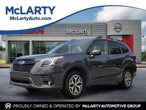 Used 2024 Subaru Forester Premium AWD/4WD image 1