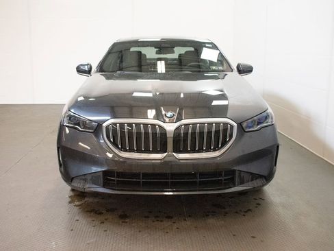 Certified 2026 BMW 530i xDrive w/ Premium Package AWD/4WD image 2