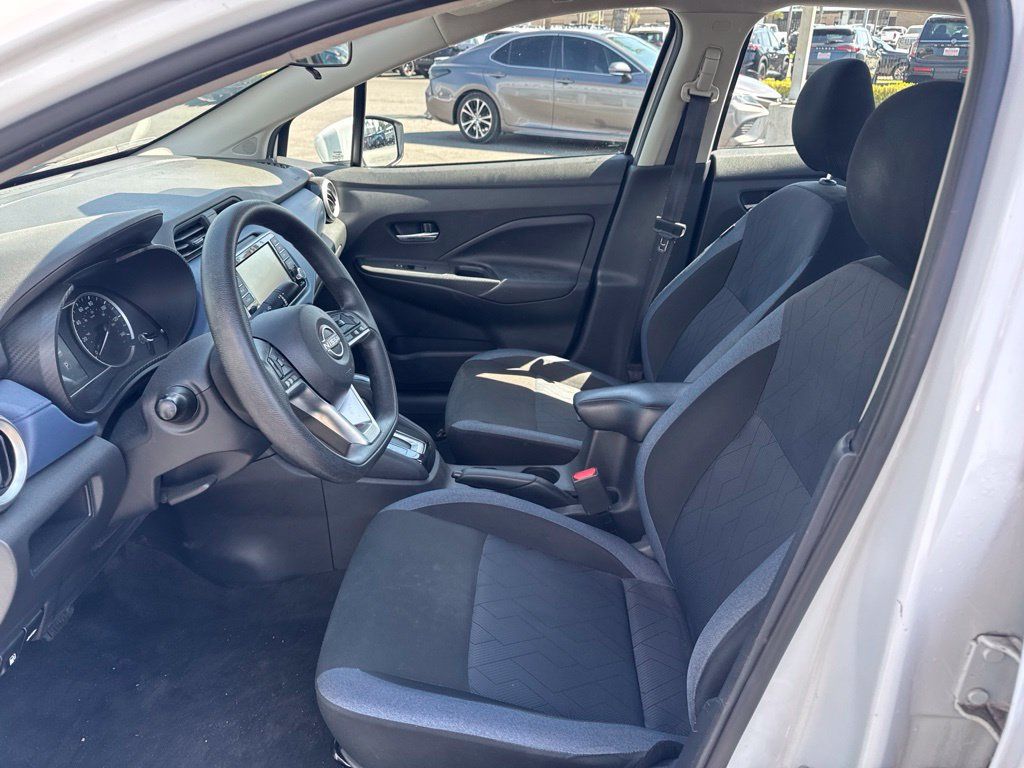 Used 2025 Nissan Versa SV FWD image 16