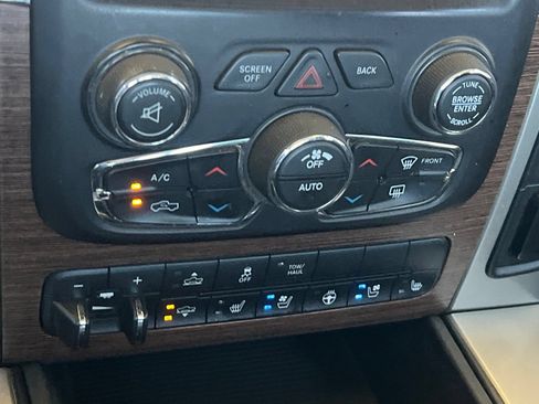 Used 2017 RAM 1500 Laramie w/ Convenience Group AWD/4WD image 20