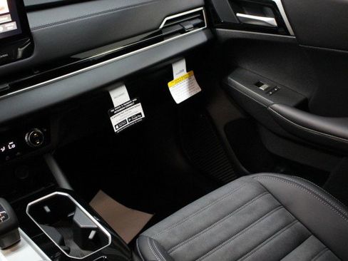 New 2025 Mitsubishi Outlander SE image 22