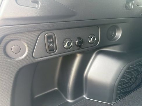 Used 2025 Subaru Forester Touring AWD/4WD image 10