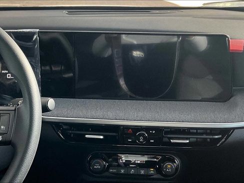 New 2026 Nissan Kicks SV image 6