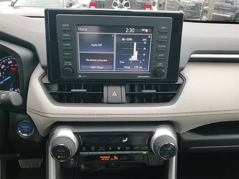 Used 2022 Toyota RAV4 XLE image 18