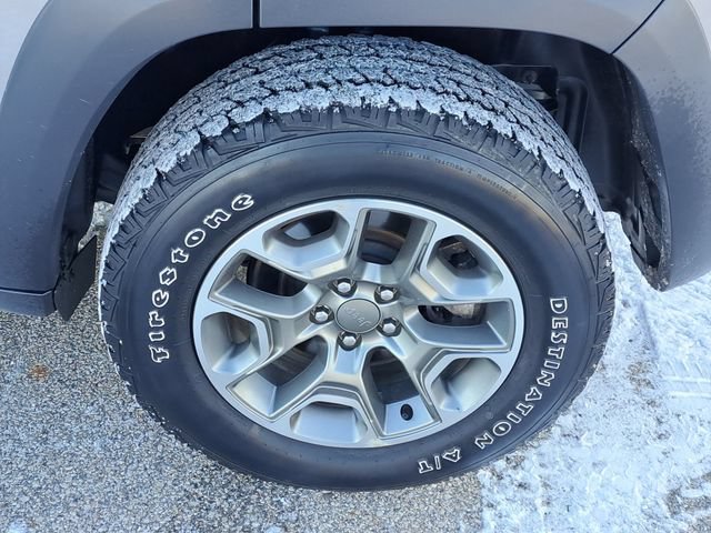 Used 2022 Jeep Cherokee Trailhawk AWD/4WD image 28