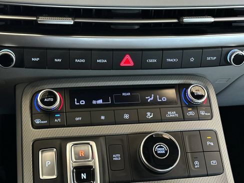Used 2025 Hyundai Palisade SEL FWD image 23