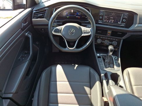 Used 2024 Volkswagen Jetta SE FWD image 22
