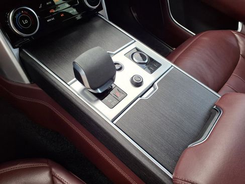 Used 2023 Land Rover Range Rover SE image 12