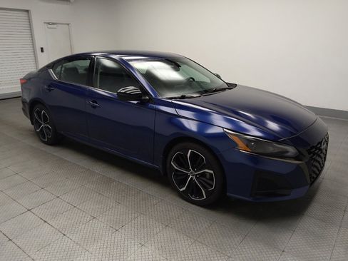Used 2024 Nissan Altima 2.5 SR FWD image 11