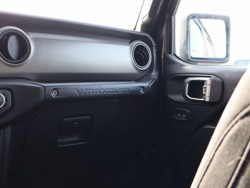 Used 2018 Jeep Wrangler Unlimited Sport S image 42