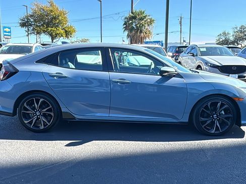 Used 2019 Honda Civic Sport Touring image 9