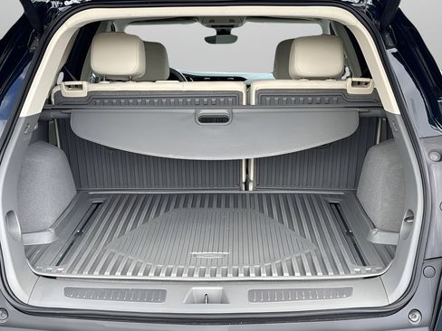 Used 2024 Cadillac XT5 Premium Luxury w/ Technology Package image 8