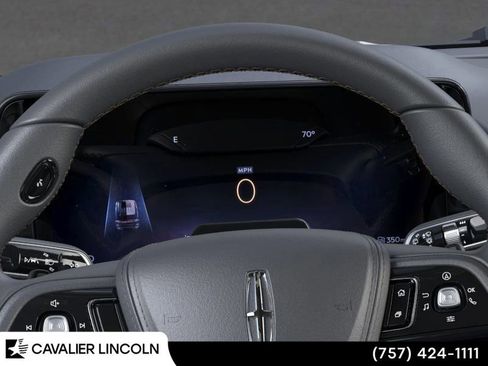 Used 2025 Lincoln Aviator Premiere image 13